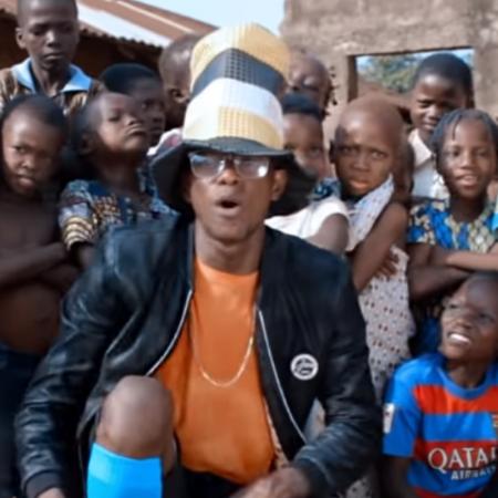 Sir Aragon dénonce les mauvais patrons dans son nouveau single