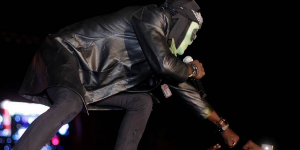 Tôgbè Yéton en feat avec ses fans et ses détracteurs sur son prochain single