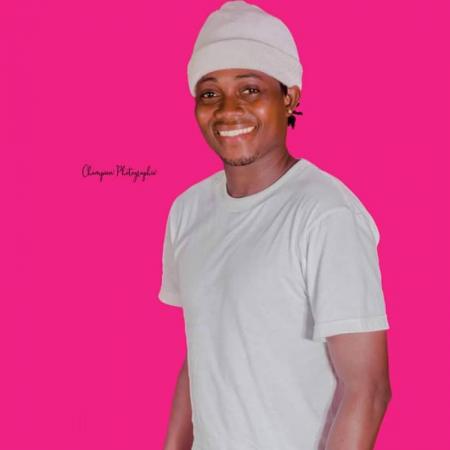 De «Fatou» à «Jolie Jolie», le agamah boy Koffra nous chante l'amour