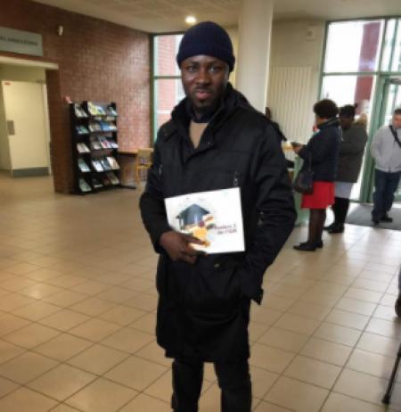 Niyi Kosi’Beru obtient brillamment son diplôme de Master 2